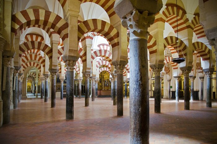 Большая мечеть Кордовы, Испания, VIII век. Фото: en.wikipedia.org.