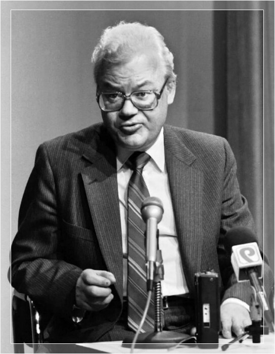 Аркадий Шевченко. Аркадий Шевченко.