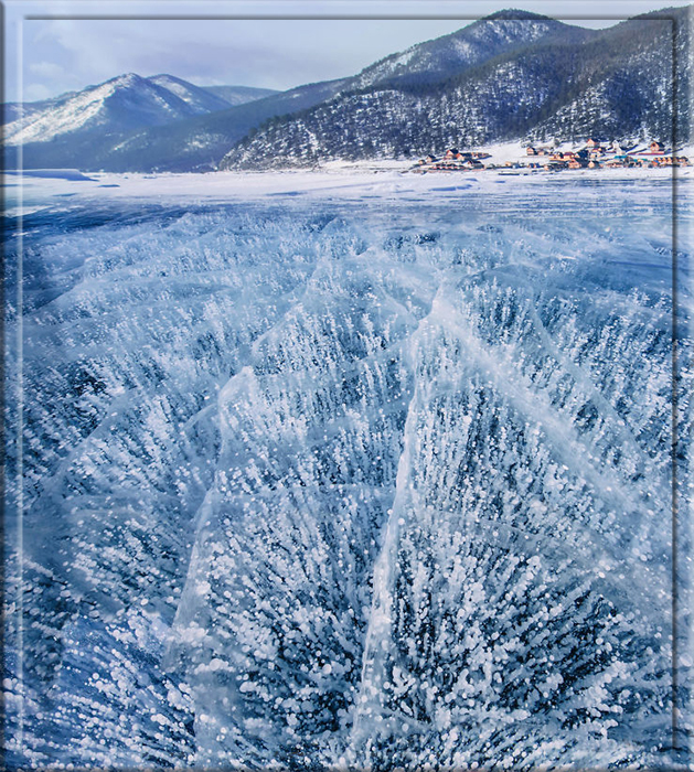 Неповторимая красота ледяных узоров завораживает взор. Неповторимая красота ледяных узоров завораживает взор.