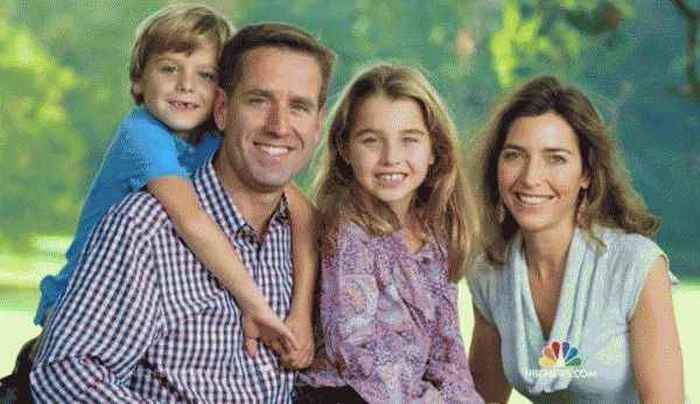 Старший сын Джо Байдена Бо умер в 2015 году от глиобластомы. / Фото:www.thevoicemag.ru Старший сын Джо Байдена Бо умер в 2015 году от глиобластомы. / Фото:www.thevoicemag.ru