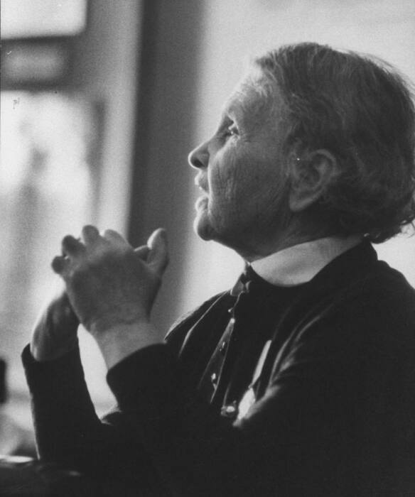 Дора Абрамовна Лазуркина.