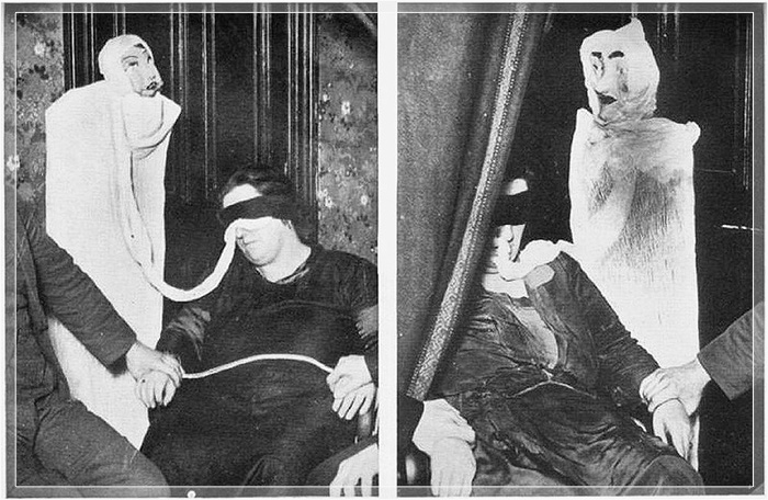 Фотографии, сделанные Харви Меткалфом во время сеанса 1928 года, разоблачавшие мошенничество Дункан.