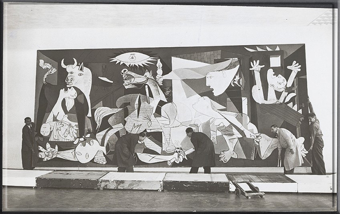 «Герника» Пикассо в Стеделийк-музее.