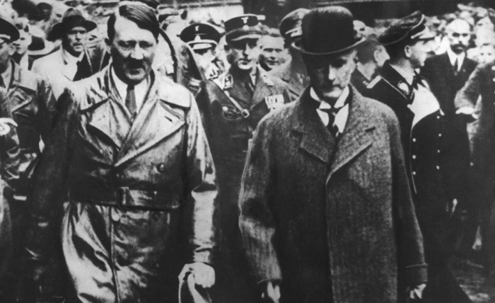 Гитлер и Крупп. /Фото: ilpost.it