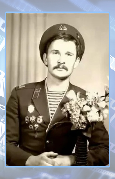 Фёдор Добронравов во время службы в армии.