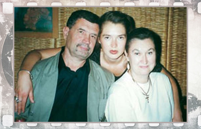 Тадеуш и Елена Касьяновы с дочерью.