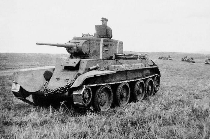 Три танкиста из легендарной песни воевали на легком танке БТ-7. / Фото:diletant.media