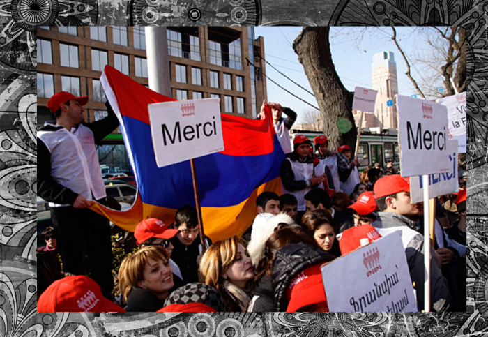 Армяне на митинге во Франции, где живет одна из самых больших диаспор.
