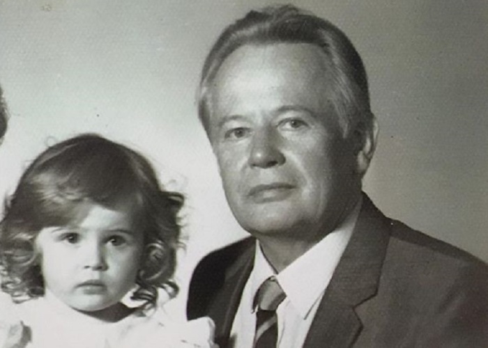 Анна Горшкова с дедушкой