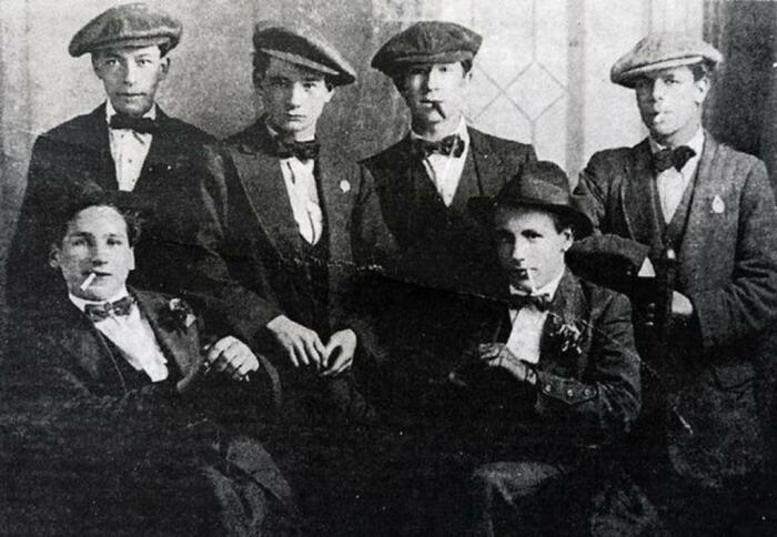 Члены банды «Острые козырьки» (1920-е годы)