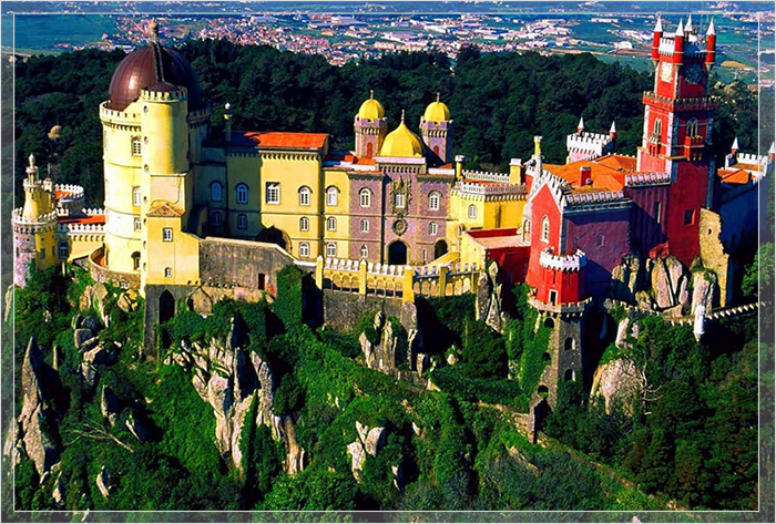 Дворец Пена похож на замок из сказки.