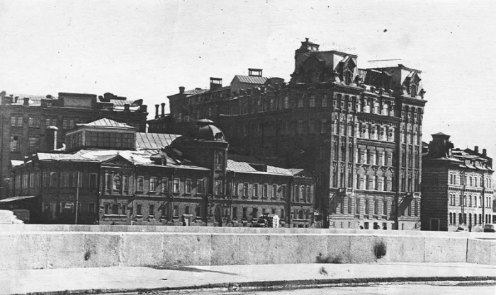 Фабрика «Эйнем» в 19 веке. /Фото: avatars.dzeninfra.ru