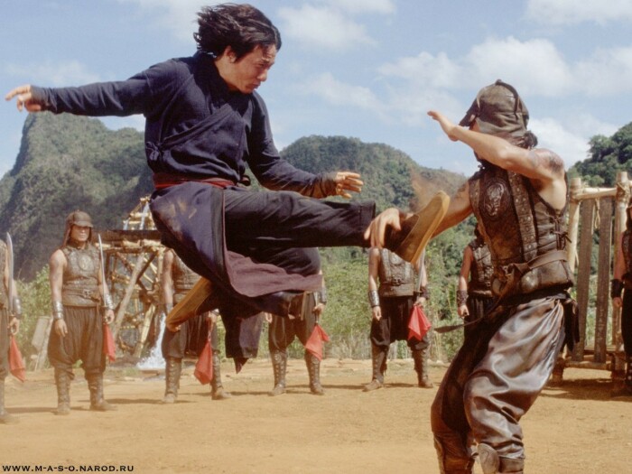 Джеки Чан не любит жестокие бои, он всегда выступает за боевое искусство, где есть место уважению соперника