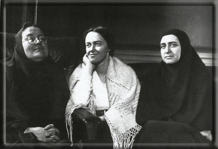 Мать Мария, М.Куртэн и мать Евдокия Мещерякова, 1936 год.