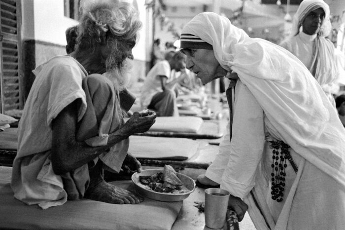 Мать Тереза в Индии. Фото: static01.nyt.com.