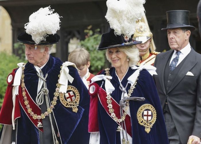 Карл III с супругой на церемонии Ордена белой подвязки.