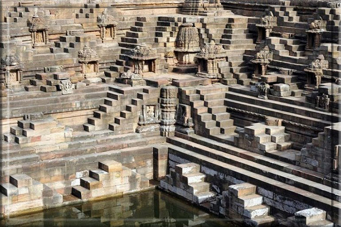 Какие тайны Индии хранит перевернутый древний храм Рани-ки-Вав