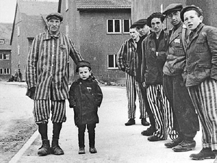Как маленький еврейский мальчик 3 года прятался от нацистов в Бухенвальде, и как сложилась его жизнь