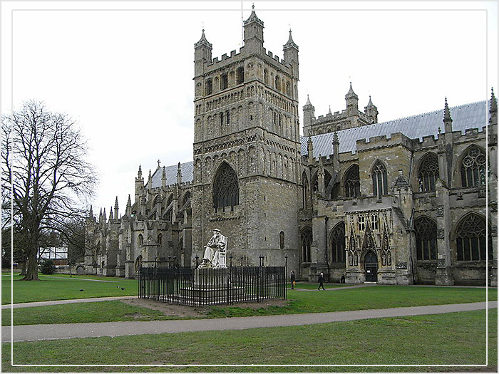 Какую темную тайну почти 1000 лет хранит склеп в готическом соборе святого Петра в Англии