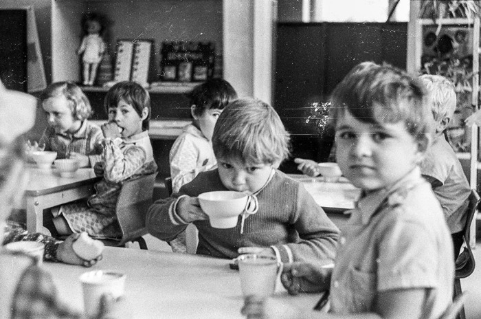 Чем кормили малышей в советских детских садиках: Вкусные блюда, которые многие взрослые споминают с ностальгией