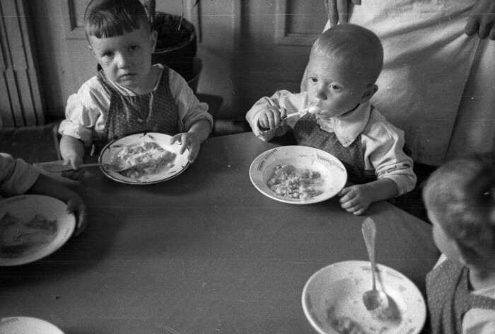 Чем кормили малышей в советских детских садиках: Вкусные блюда, которые многие взрослые споминают с ностальгией