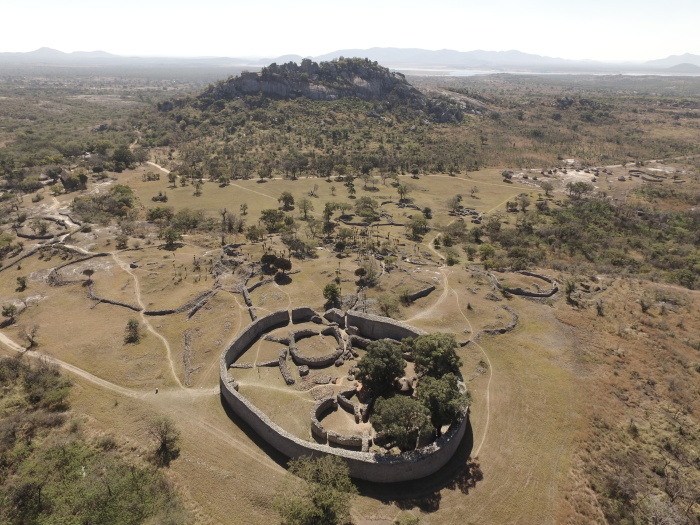 Что случилось древнейшим городом загадочной африканской цивилизации: Большой Зимбабве