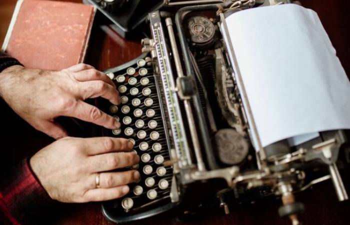 На что тратили баснословные гонорары и сколько зарабатывали писатели и литераторы в СССР