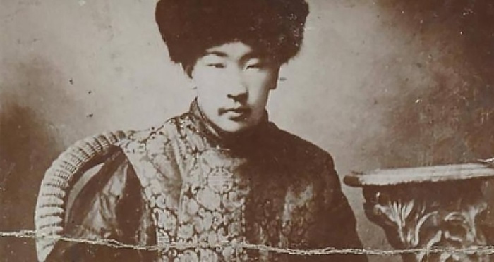 Почему тибетско-русского лекаря и крестника Александра III боялись и монархисты, и революционеры: Великий монгол Российской империи