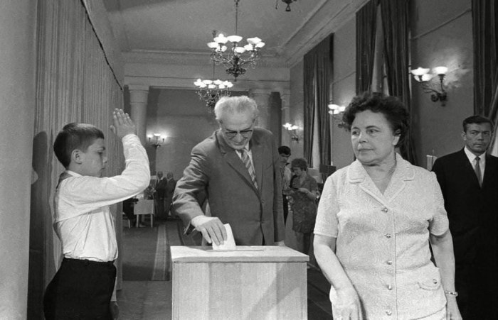 Почему генсек Андропов скрывал своё происхождение, первую семью и старшего сына