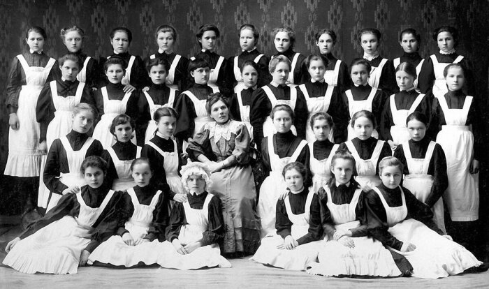 Секреты советской школьной формы: зачем девочки носили фартук и почему мальчики не ходили в шортах