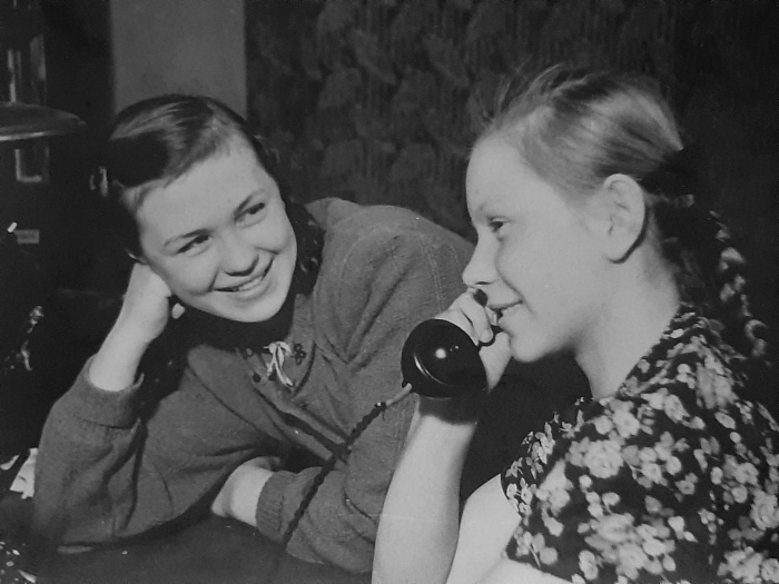 Как в СССР влюбленные назначали свидания, когда не было соцсетей, мобильных и бесконечных «тусовок»