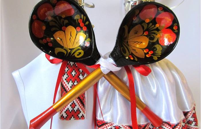 Зачем на Руси повсюду ходили с ложкой: любовные суеверия и бытовые привычки