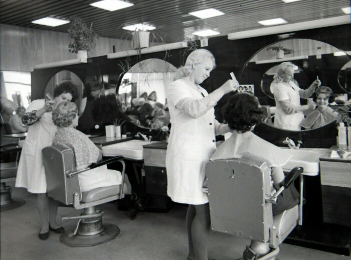 Как советские женщины наводили красоту в парикмахерских, когда салонов красоты еще не было