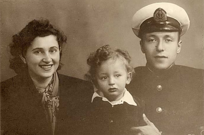 «В моей комнате - календари с раздетыми женщинами»: интимные тайны 71-летнего Вассермана, который с юности держит обет целомудрия