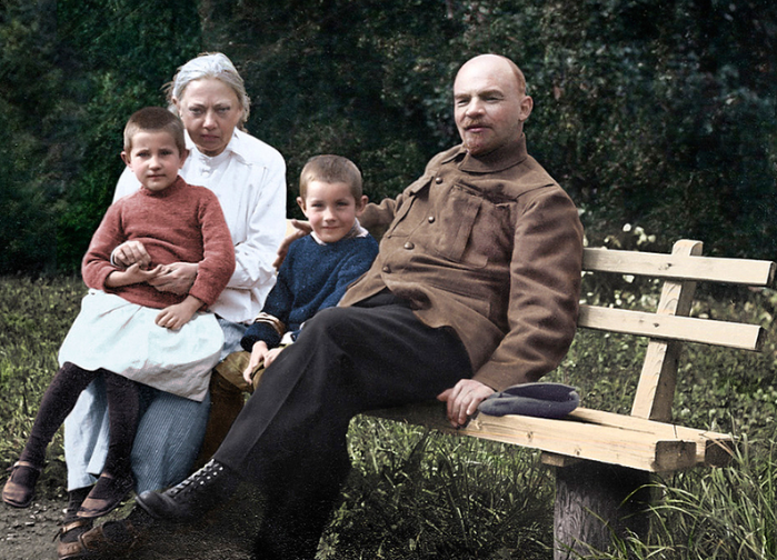 Кроме Ленина: с кем еще были романы у Надежды Крупской и изменяла ли она вождю народов