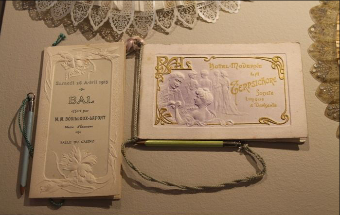 Как в дореволюционной России устраивали ярмарки невест на балах