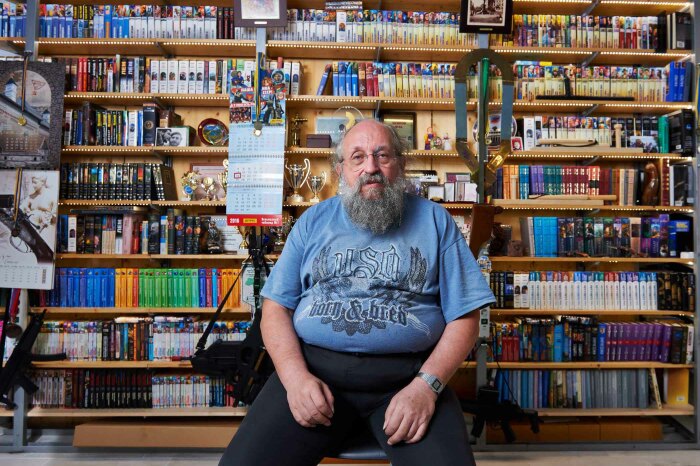 «В моей комнате - календари с раздетыми женщинами»: интимные тайны 71-летнего Вассермана, который с юности держит обет целомудрия