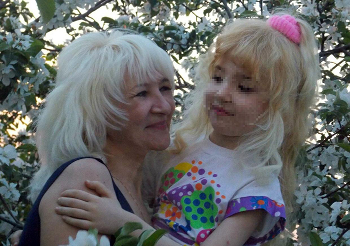 Почему идеальная мать из соцсетей 11 лет держала своих детей взаперти, и Чем закончился домашний ад Дины Азизовой