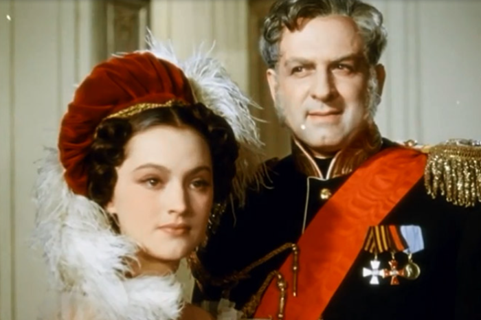 Как в дореволюционной России устраивали ярмарки невест на балах