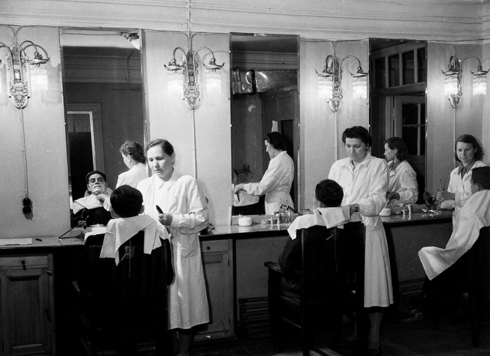 Как советские женщины наводили красоту в парикмахерских, когда салонов красоты еще не было