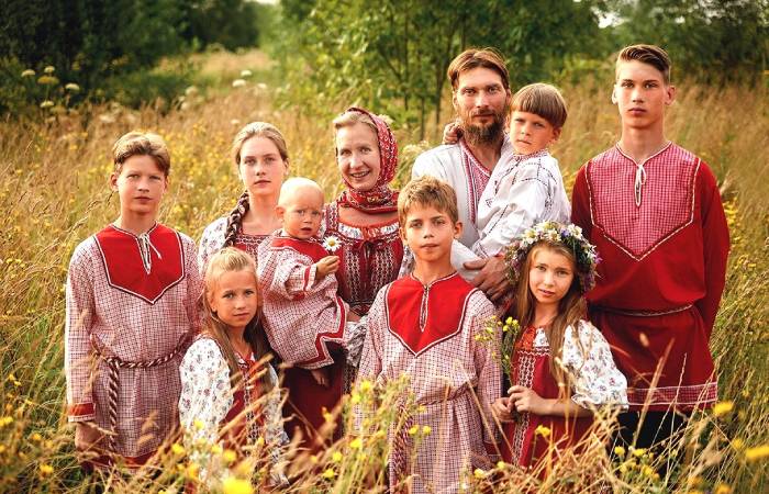 Когда на Руси становились красными девицами и вьюношами, и Как в 14 лет выбирали судьбу
