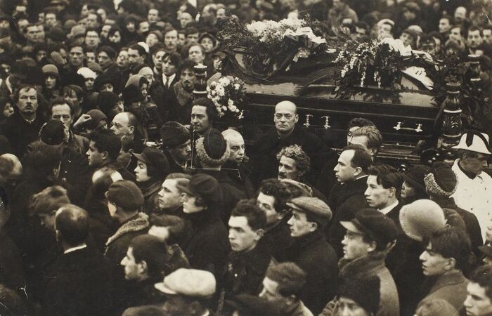 Как Есенин дружил с сотрудником ГПУ, и Почему Якова Блюмкина подозревают в убийстве поэта