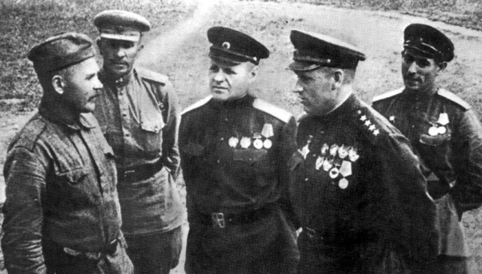 За что 2 раза пытались расстрелять Рокоссовского, и Как пытки не сломали героического маршала Победы
