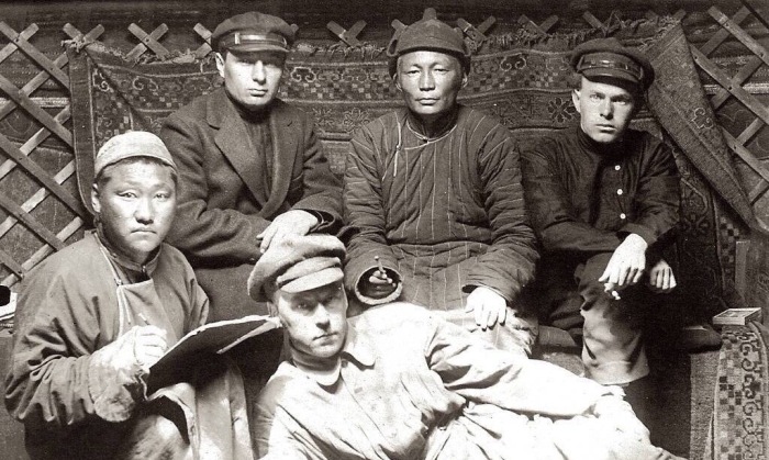 Как Есенин дружил с сотрудником ГПУ, и Почему Якова Блюмкина подозревают в убийстве поэта